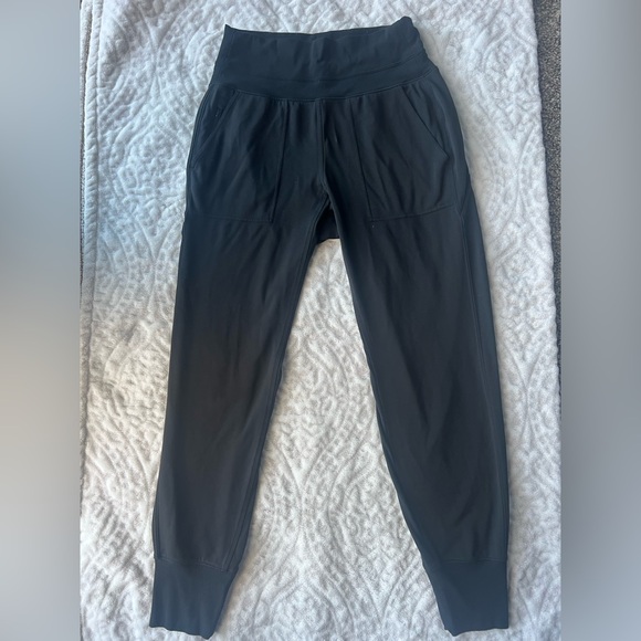 Athleta Venice Black Joggers Size XS - Picture 3 of 12